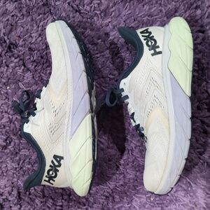 Hoka One One Women’s Arahi 5, Running Shoes, Size 6.5B